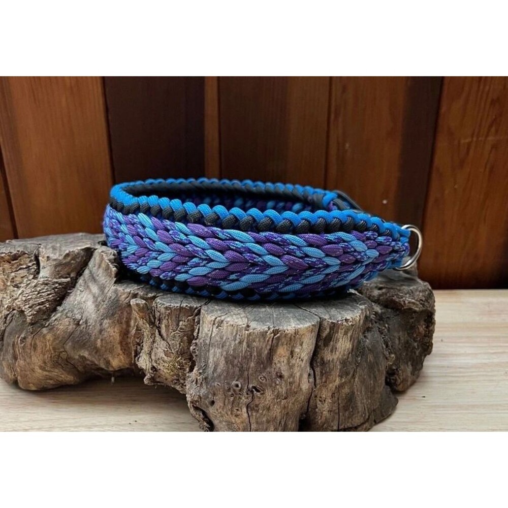 Fits 17 in. Neck Size, Quick Release Paracord Dog Collar